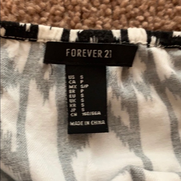 Forever 21 Romper - Picture 3 of 3